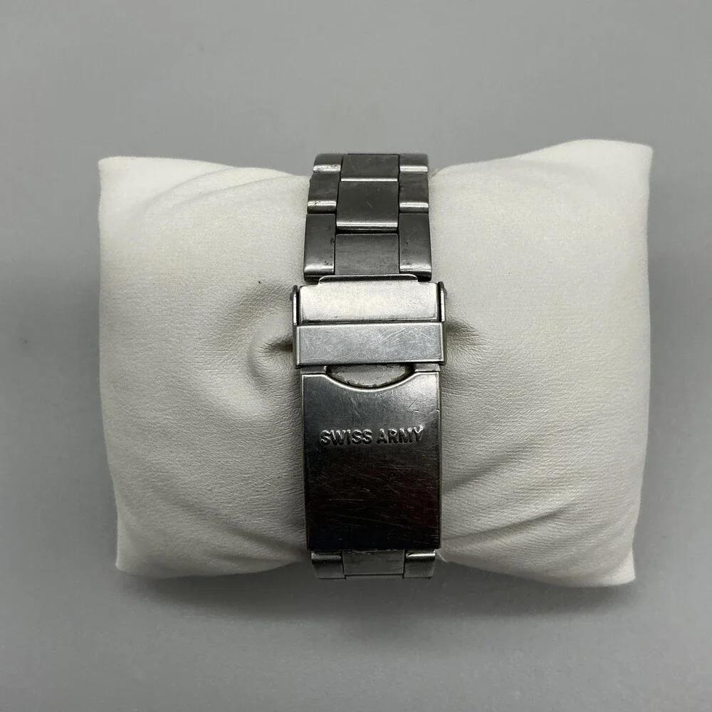 Victorinox Swiss Army Officers Mens Watch 40mm White Dial Date New Battery 7